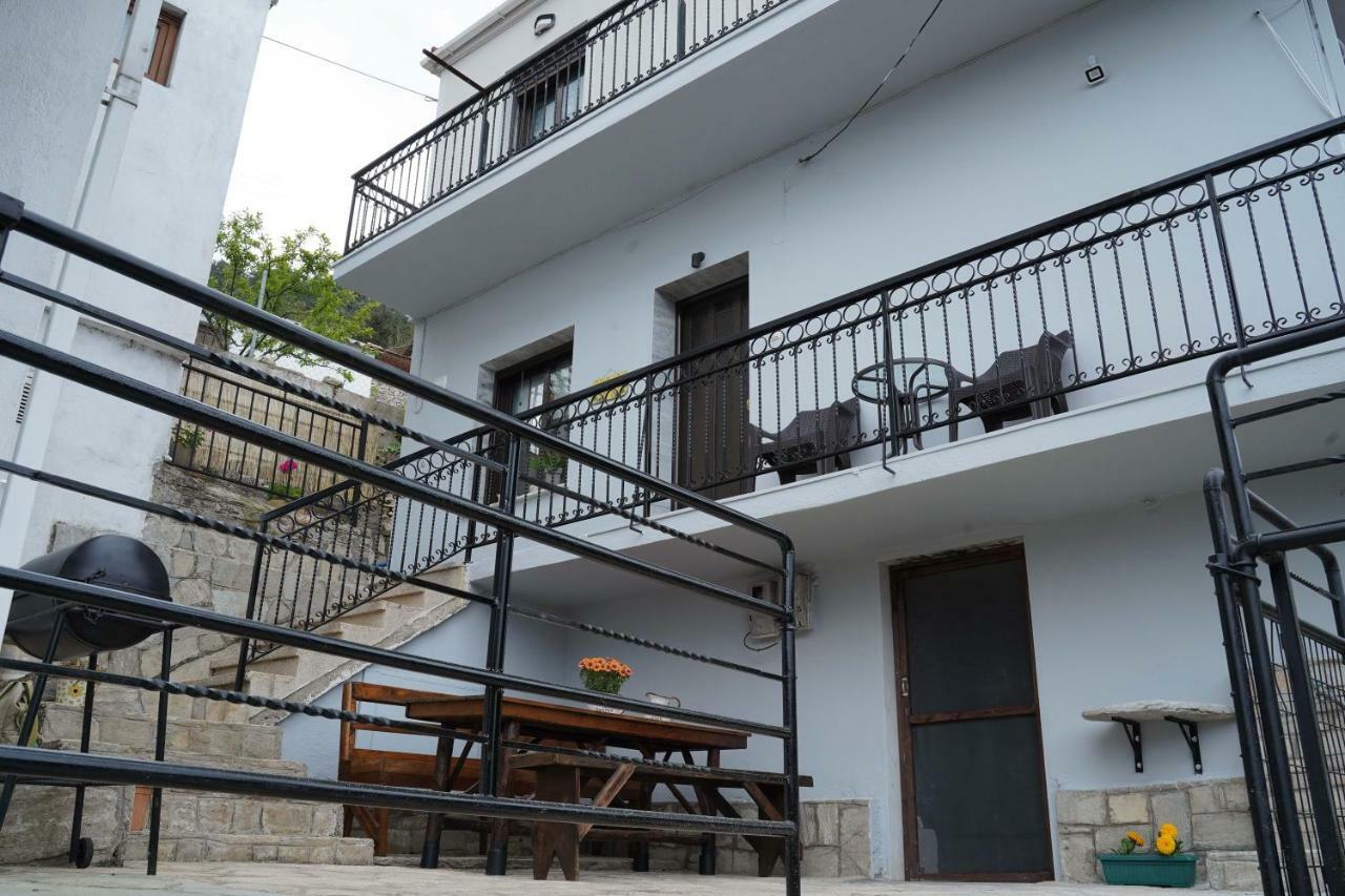 Ingreen Apartment Potamia  Bagian luar foto