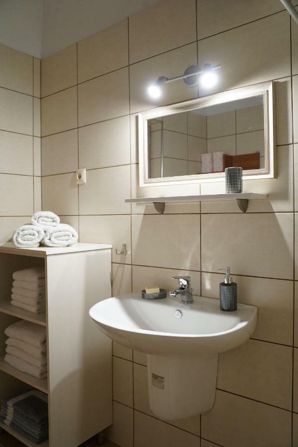 Ingreen Apartment Potamia  Bagian luar foto