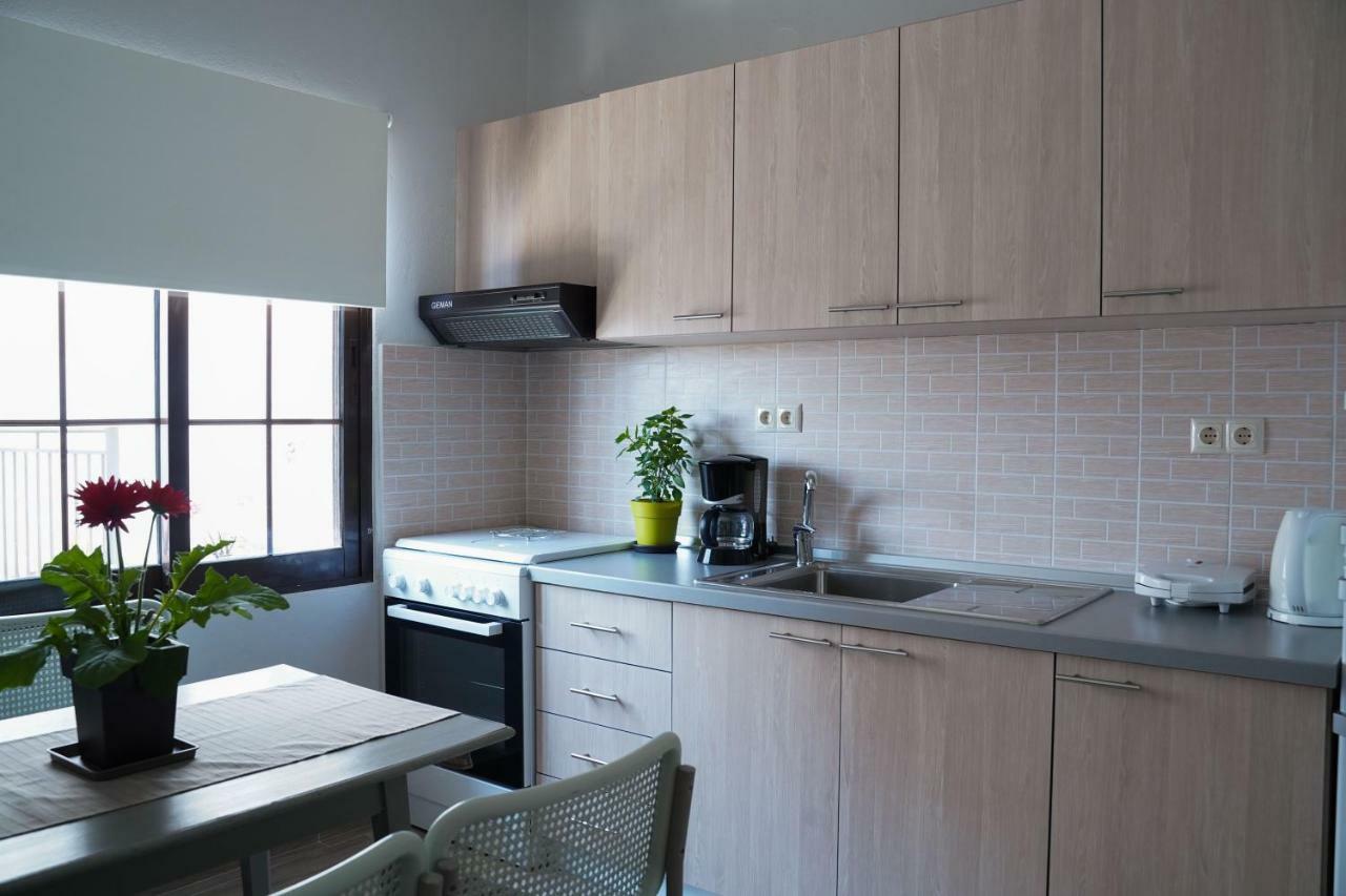 Ingreen Apartment Potamia  Bagian luar foto