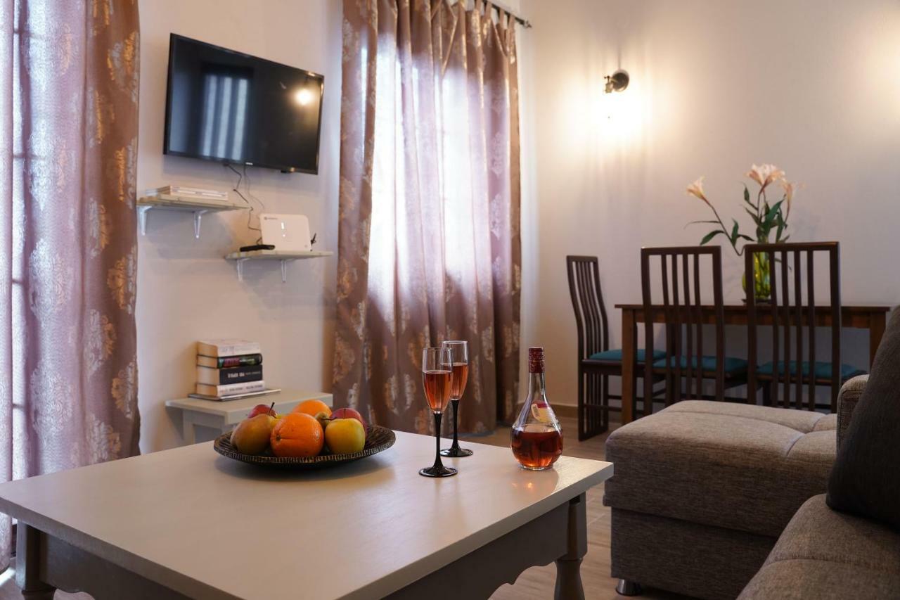 Ingreen Apartment Potamia  Bagian luar foto