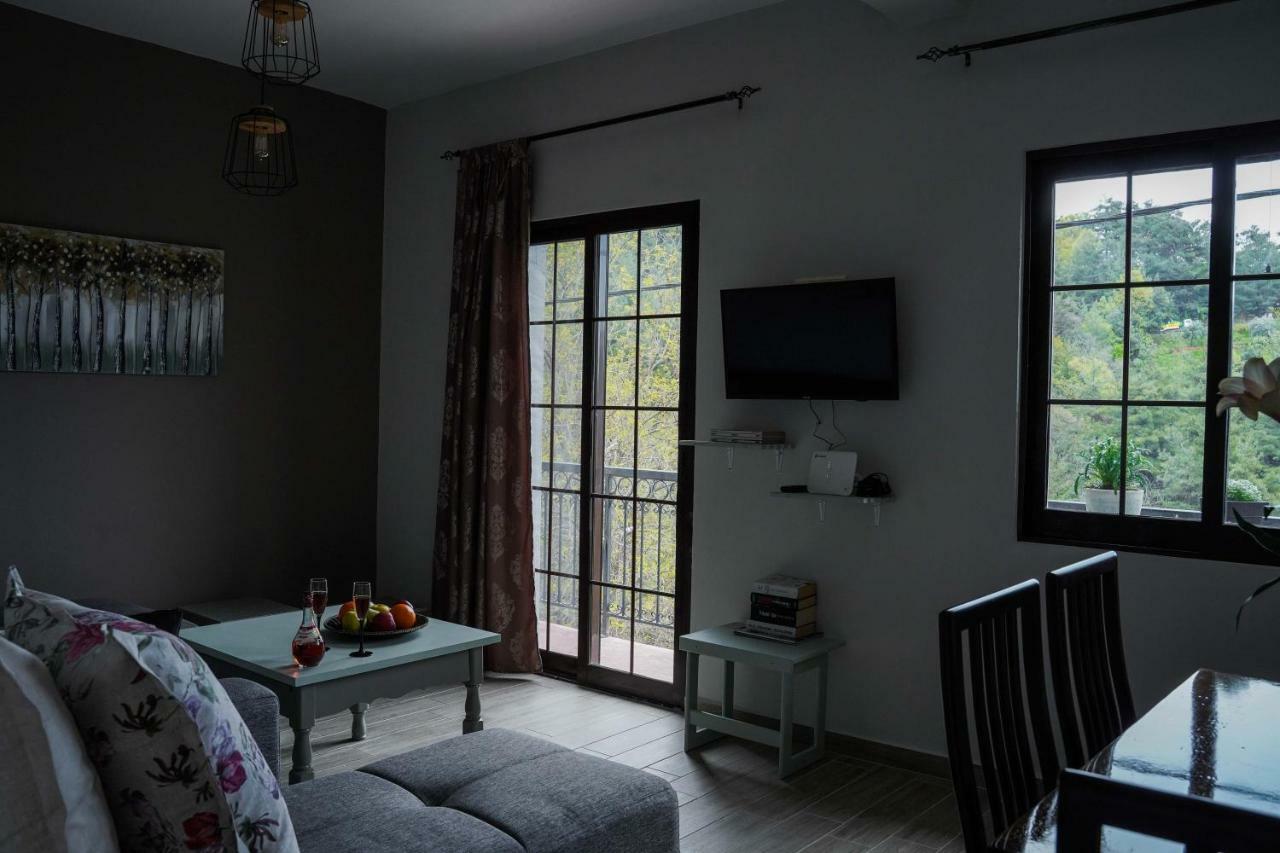 Ingreen Apartment Potamia  Bagian luar foto