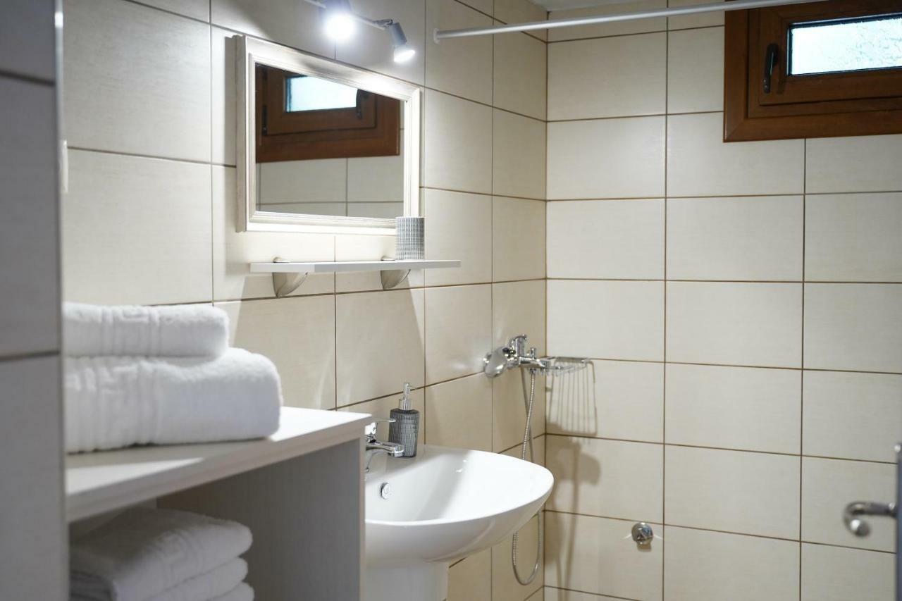 Ingreen Apartment Potamia  Bagian luar foto